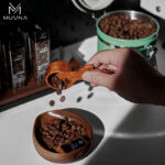 ⁦MUVNA Electronic Scale Coffee Bean Tray-Walnut⁩ - الصورة ⁦5⁩