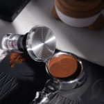 ⁦IKAPE V3 Coffee Calibrated Tamper Transparent V2⁩ - الصورة ⁦6⁩