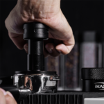 ⁦IKAPE V5 Coffee Tamper, Click Espresso Calibrated Tamper Sound Feedback⁩ - الصورة ⁦4⁩