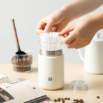 ⁦TIMEMORE 1+1 Tumbler with Coffee Dripper⁩ - الصورة ⁦5⁩